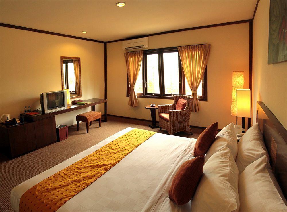Gardenia Resort And Spa Pontianak Exterior photo