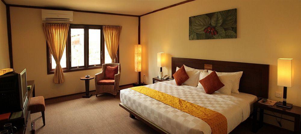 Gardenia Resort And Spa Pontianak Exterior photo