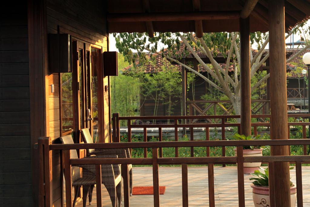 Gardenia Resort And Spa Pontianak Exterior photo