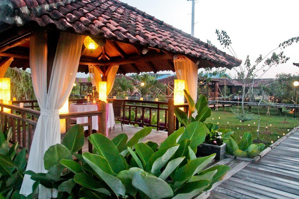 Gardenia Resort And Spa Pontianak Exterior photo