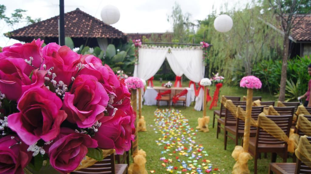 Gardenia Resort And Spa Pontianak Exterior photo