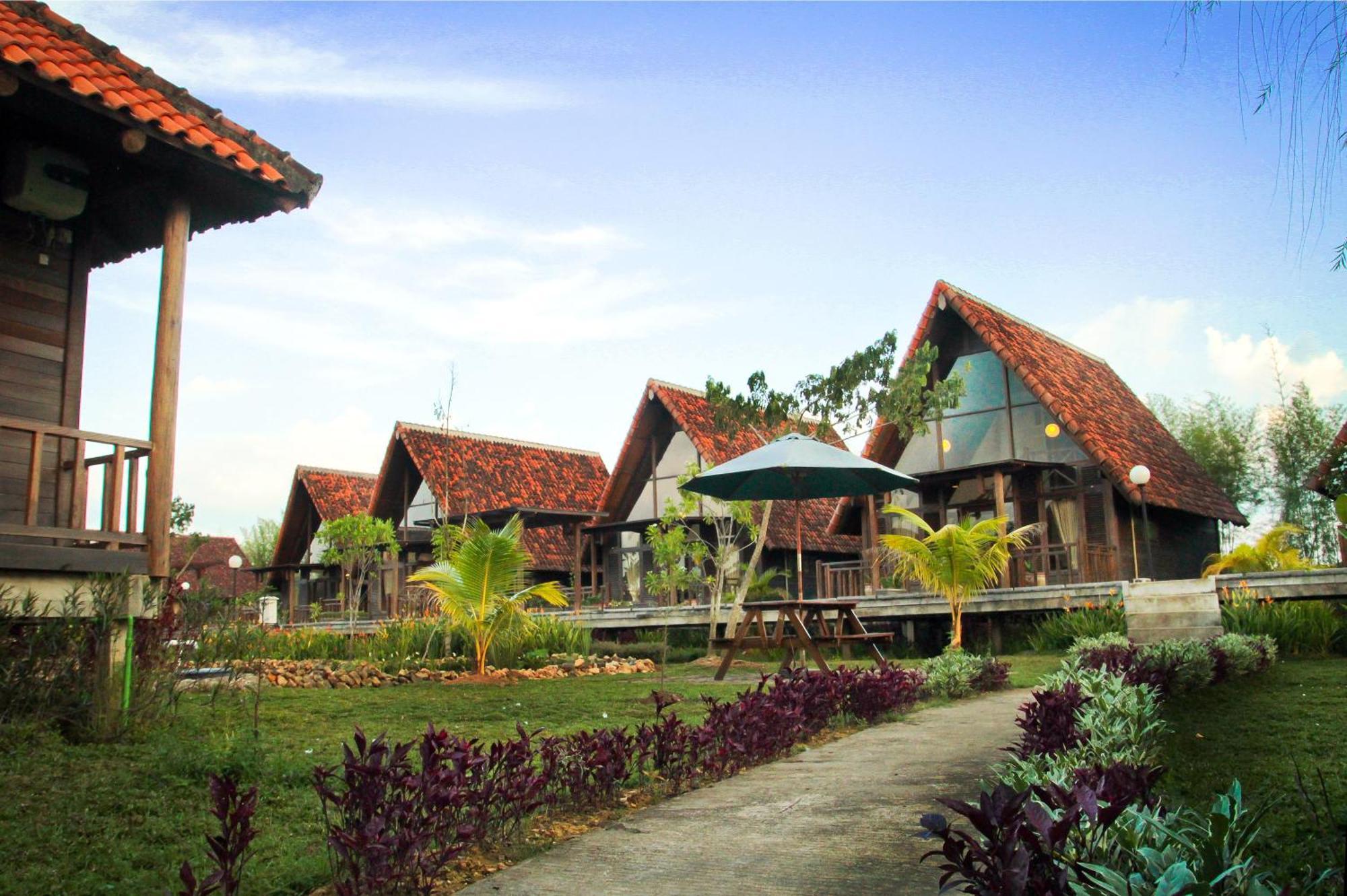 Gardenia Resort And Spa Pontianak Exterior photo