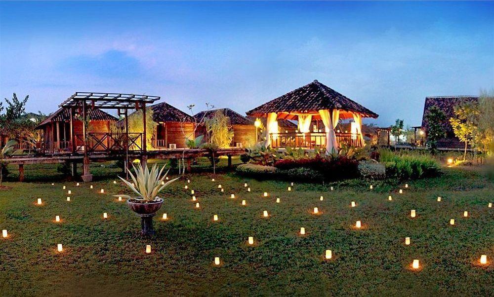Gardenia Resort And Spa Pontianak Exterior photo