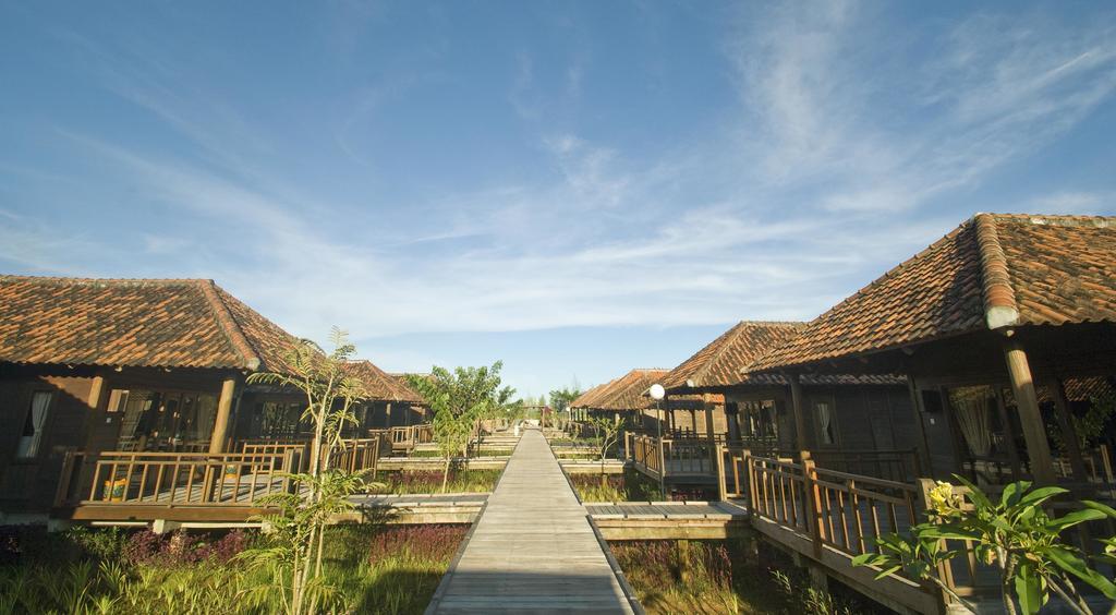 Gardenia Resort And Spa Pontianak Exterior photo